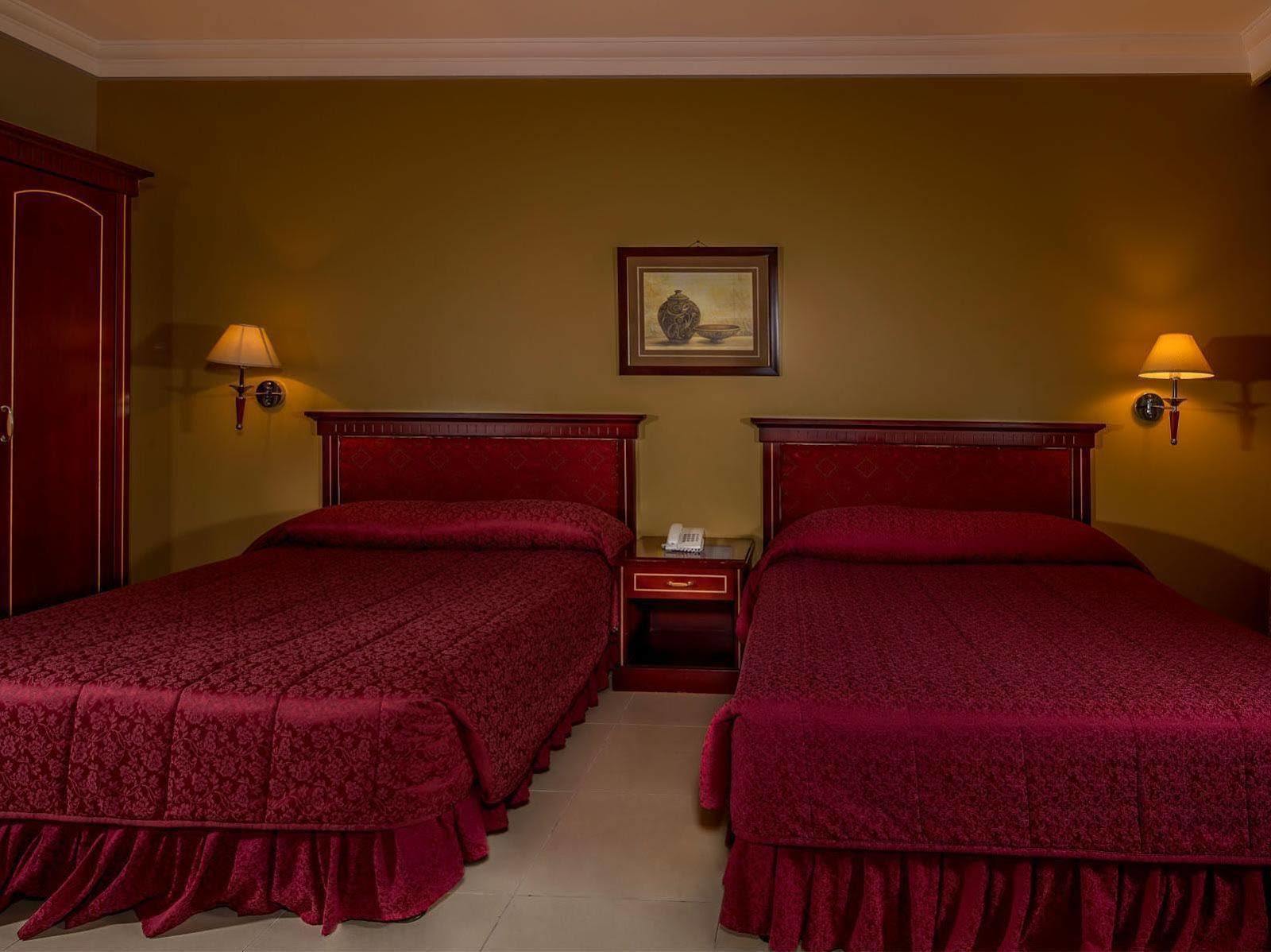 Taj Plaza Hotel Манама Екстер'єр фото